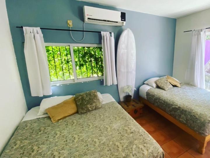 Wandering Monkey Guesthouse Масатлан Екстериор снимка